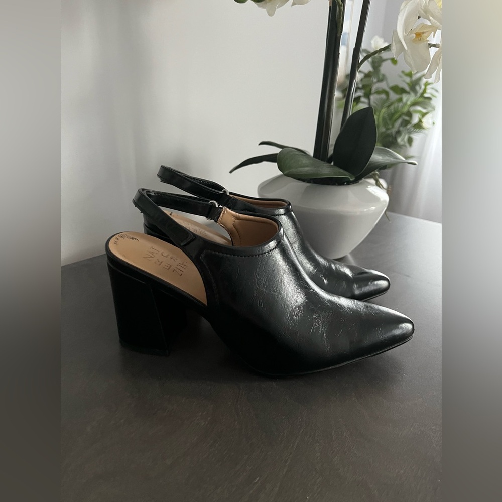 Naturaliser black heels